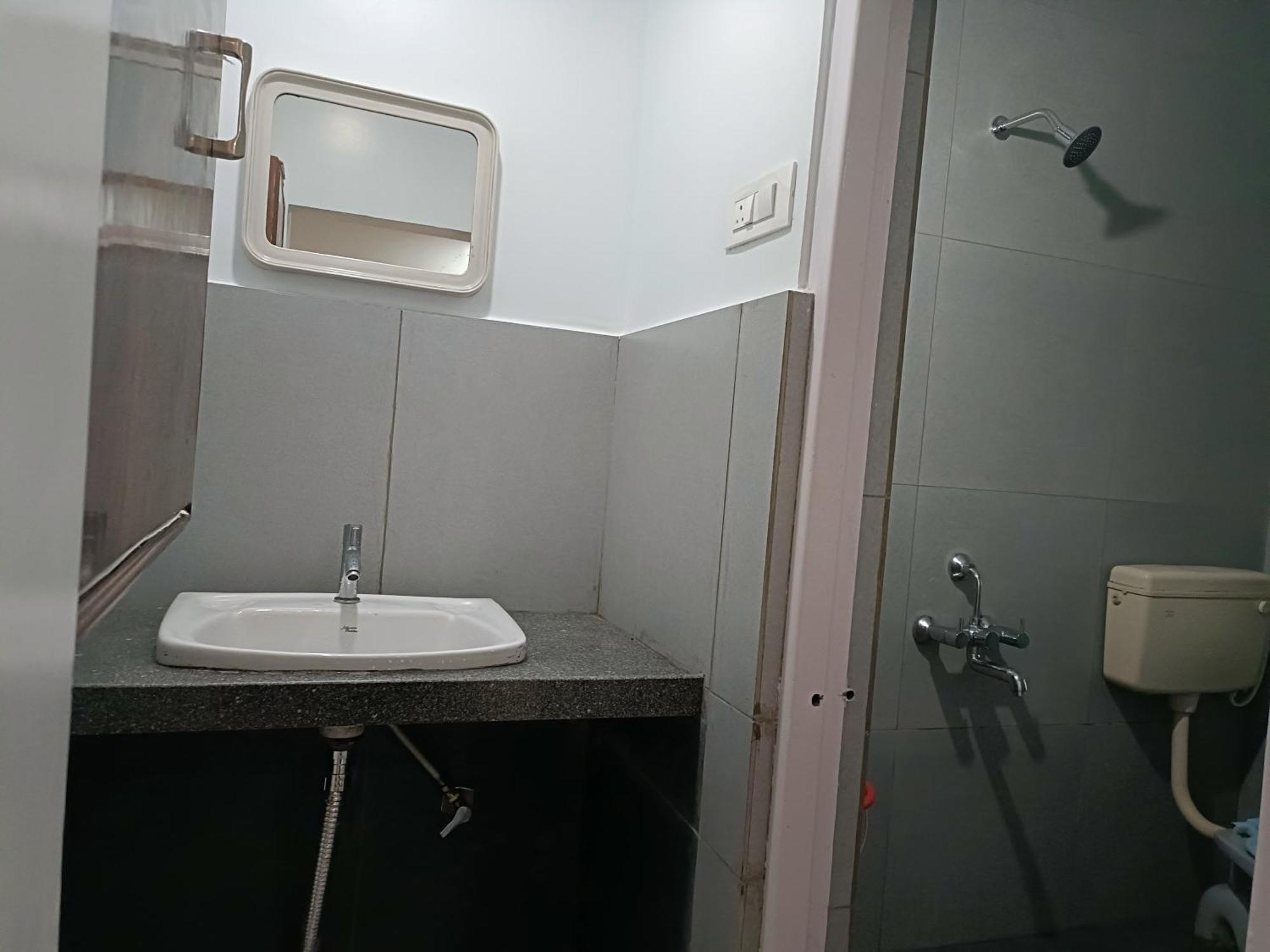 Hotel Parth Residency โกลฮาปูร์ ภายนอก รูปภาพ