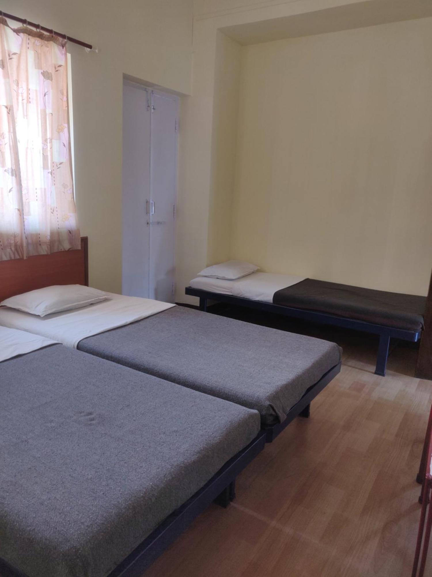 Hotel Parth Residency โกลฮาปูร์ ภายนอก รูปภาพ