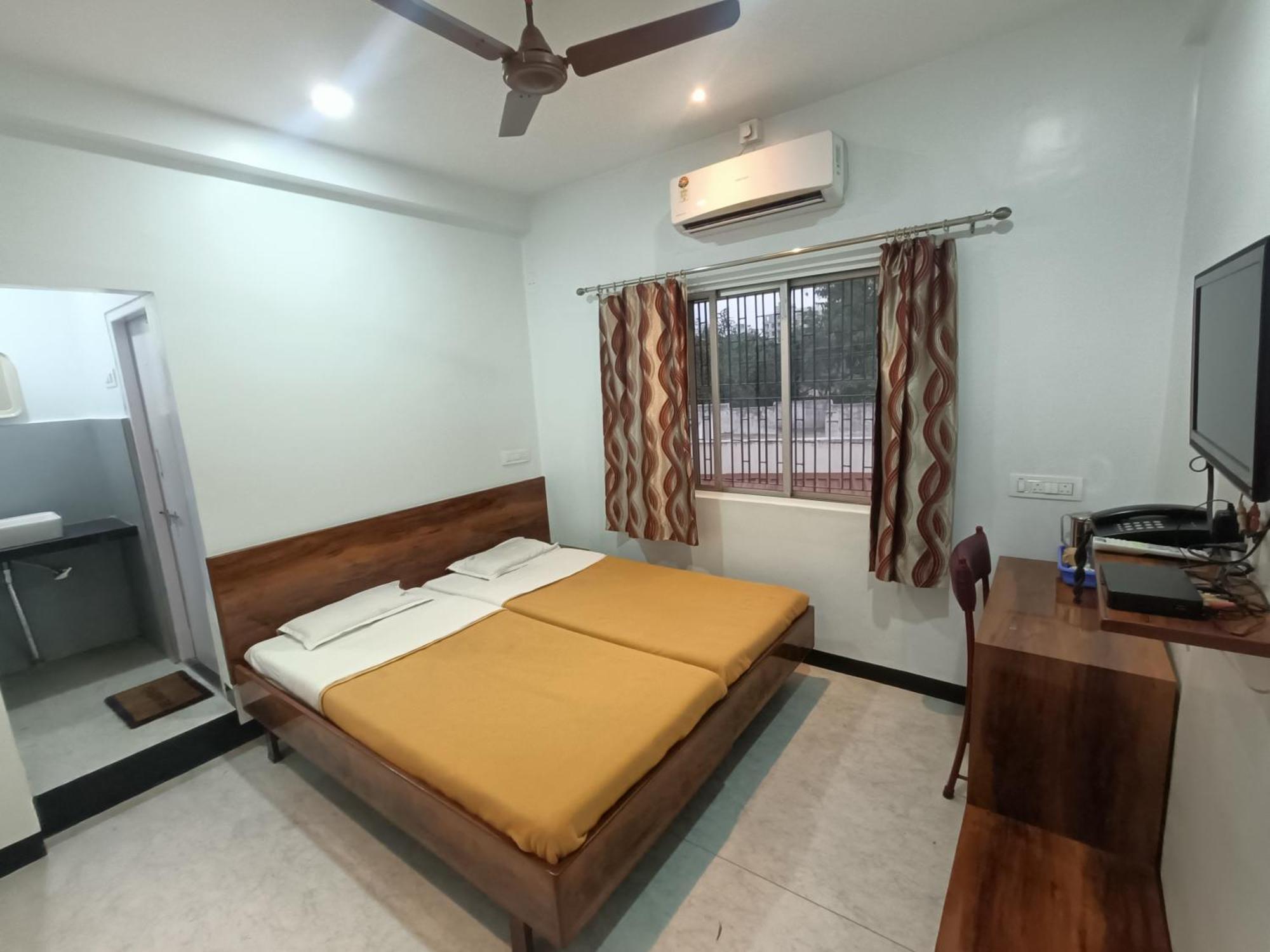 Hotel Parth Residency โกลฮาปูร์ ภายนอก รูปภาพ
