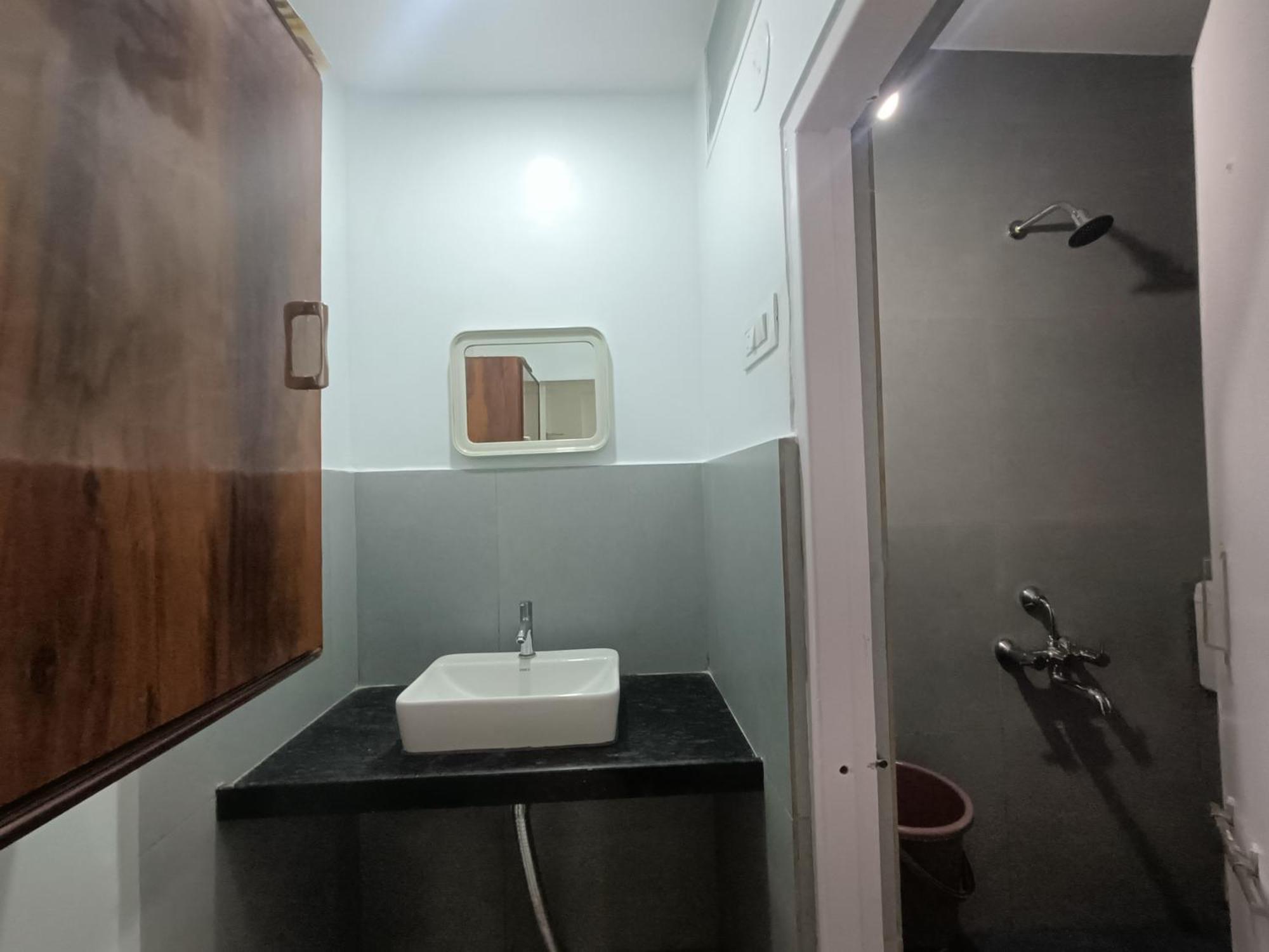 Hotel Parth Residency โกลฮาปูร์ ภายนอก รูปภาพ