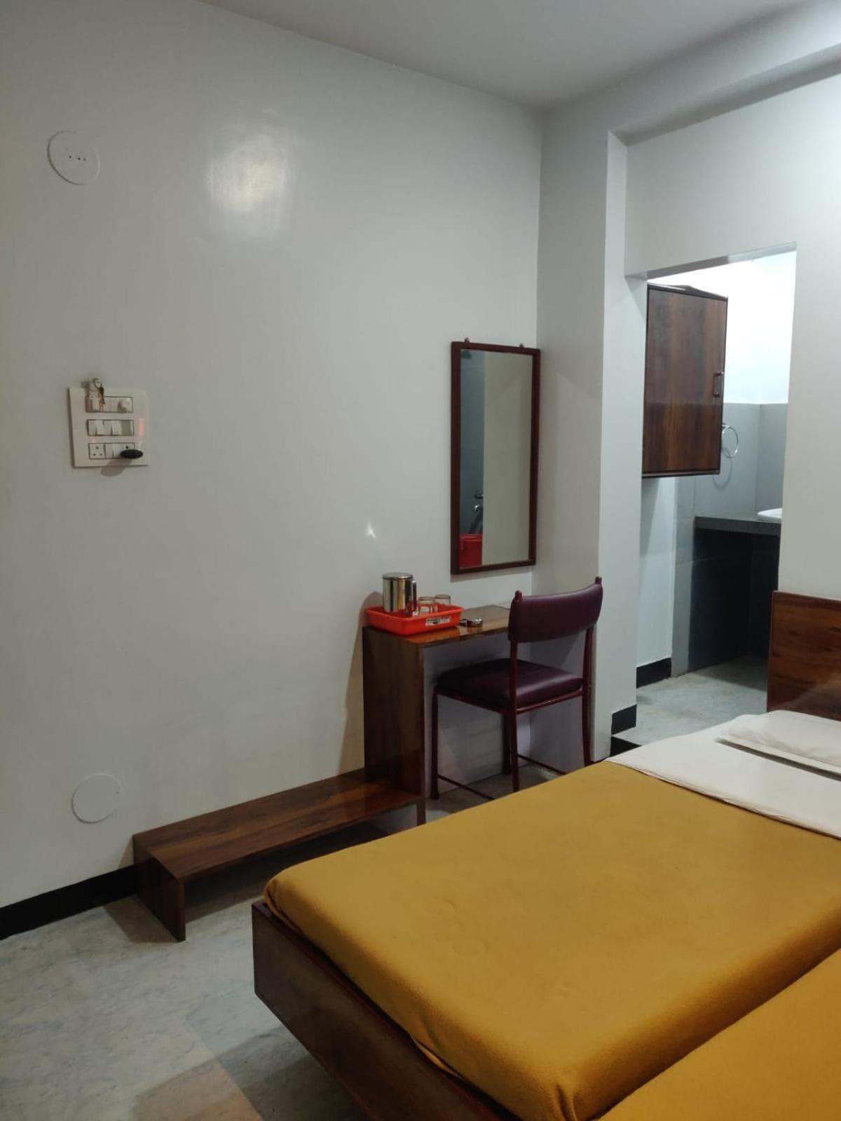 Hotel Parth Residency โกลฮาปูร์ ภายนอก รูปภาพ
