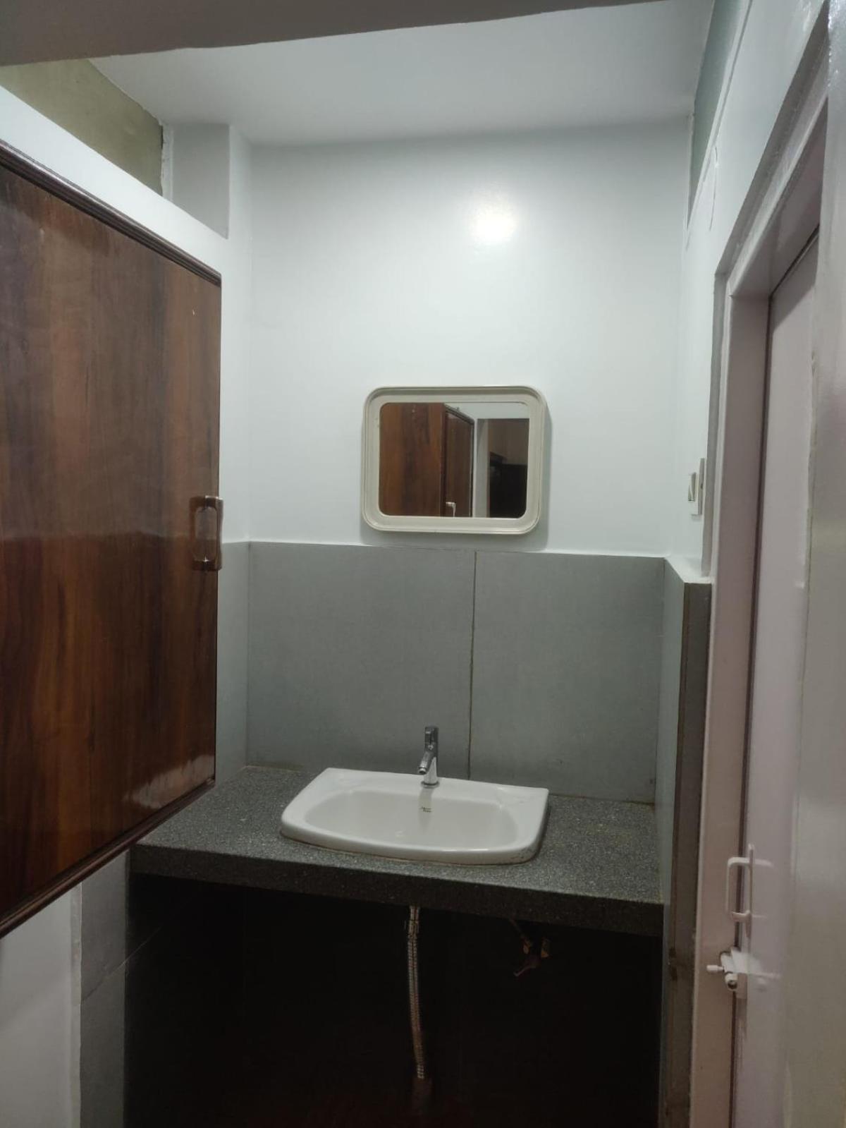 Hotel Parth Residency โกลฮาปูร์ ภายนอก รูปภาพ